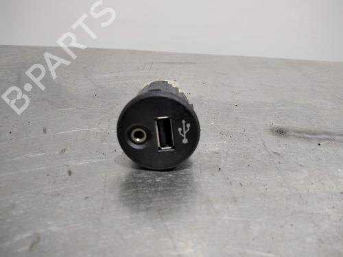Used Switch Switch NISSAN JUKE (F15) 1.6 DIG-T NISMO RS (218 hp) 14349268 14349268