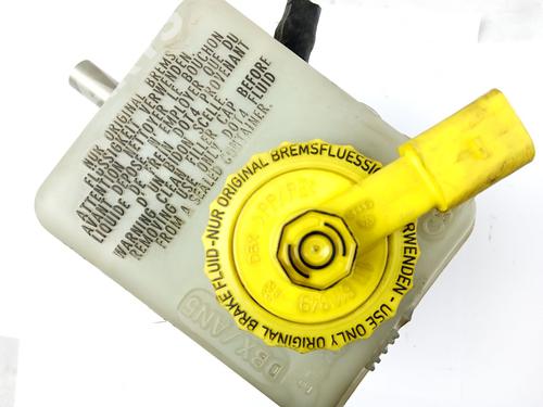 Brake master cylinder AUDI A3 (8L1) 1.9 TDI | BP11027341M77 