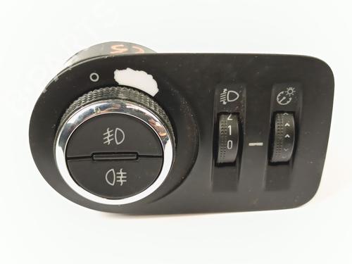 Used Headlight switch OPEL CORSA E (X15) [2014-2025]  30103751