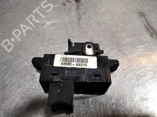 Left rear window switch KIA CARENS IV | BP9981708I29 - Image 3