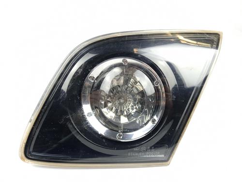 Feu de coffre droit MAZDA 3 (BK) 1.6 DI Turbo (109 hp) 10557406