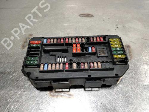 Used Fuse box Fuse box 9997748 9997748