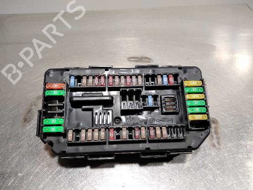 Used Fuse box Fuse box 10093435 10093435