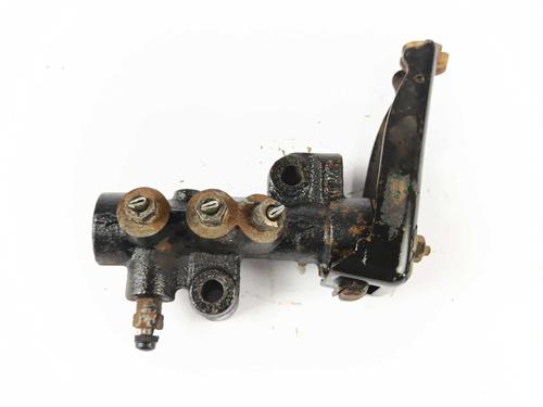 Used Brake master cylinder Brake master cylinder 33121009 33121009