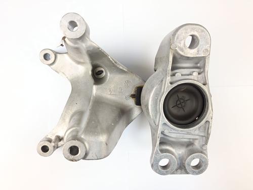 Used Engine mount NISSAN JUKE (F16_) 1.0 (114 hp) 30772869