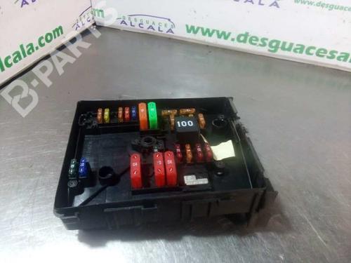 fuse-box-vw-golf-vi-5k1-20-tdi-8k210411-2008-2009-2010-2011-2012-2013-2014-9995224 main image