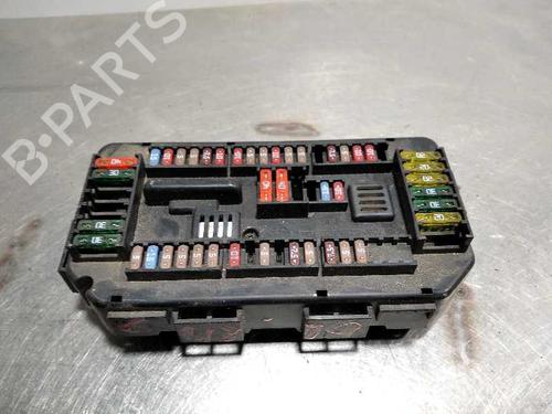 Used Fuse box Fuse box 9979708 9979708
