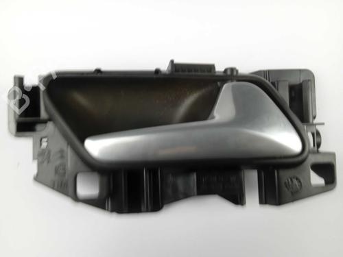 Used Front right interior door handle Front right interior door handle 14914019 14914019