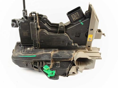 front-left-lock-kia-xceed-cd-2019-26300004 main image