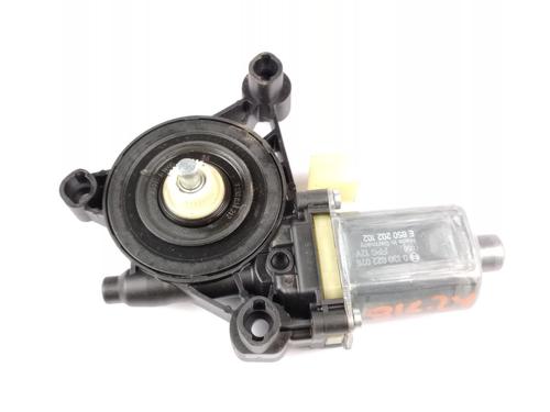 Right front window motor SEAT LEON Sportstourer (KL8, KLD) 1.5 eTSI | BP22927585E20 