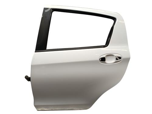 Used Left rear door TOYOTA YARIS (_P13_) 1.5 Hybrid (NHP130_, NHP130) (101 hp) 28514796