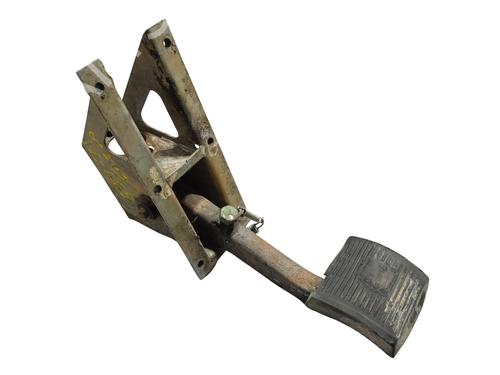 Used Break pedal LAND ROVER 88/109 MK IIA Closed Off-Road Vehicle 2.3 D 4x4 (63 hp) 22986930