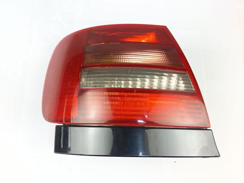 Used Left taillight Left taillight AUDI A4 B5 Avant (8D5) 1.9 TDI (115 hp) 33887952 33887952