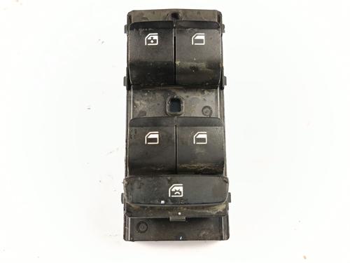 Used Left front window switch HYUNDAI BAYON (BC3) 1.2 MPI (84 hp) 29630057