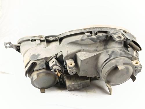 Right headlight VW POLO IV (9N_, 9A_) 1.4 16V | BP28471823C29 