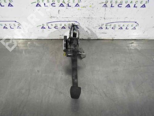 Clutch pedal RENAULT SCÉNIC II (JM0/1_) 1.5 dCi (JM0F) (82 hp) 11248365