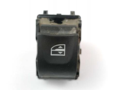 Used Left rear window switch Left rear window switch DACIA SANDERO II TCe 90 (B8M1, B8MA, B8AC) (90 hp) 18474419 18474419
