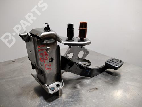 Break pedal NISSAN JUKE (F15) 1.6 DIG-T NISMO RS | BP10027563I19 