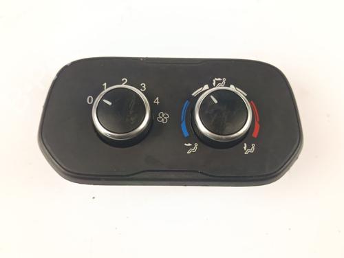 BP31980348I5 main image