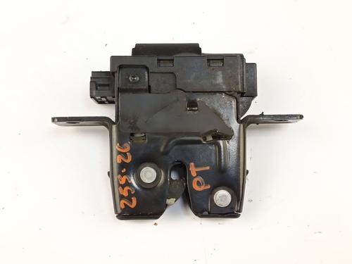 tailgate-lock-renault-clio-iii-br01-cr01-2005-2006-2007-2008-2009-2010-2011-2012-2013-2014-34446686 main image