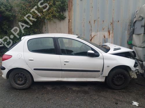Pièces Détachées Usagées PEUGEOT 206 Hatchback (2A/C) 1.4 HDi eco 70 (68 hp) 4411326