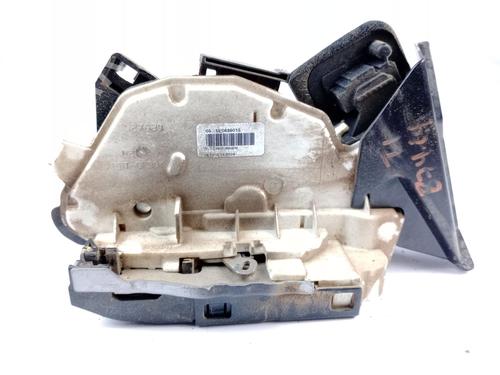 Rear left lock SKODA YETI (5L) 2.0 TDI 5E0839015