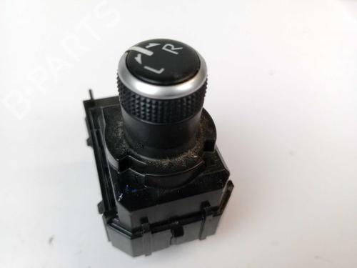 mirror-switch-toyota-corolla-saloon-_e21_-y16233446c7-2019-18407949 main image