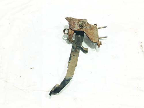 Używane Pedał sprzęgła FORD MAVERICK (UDS, UNS) 2.7 TD (125 hp) 32340746