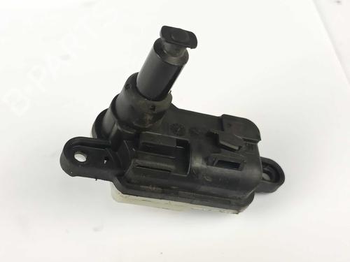Fuel door actuator VW PASSAT B8 Variant (3G5, CB5) 2.0 TDI | BP36998069E18 - Image 2