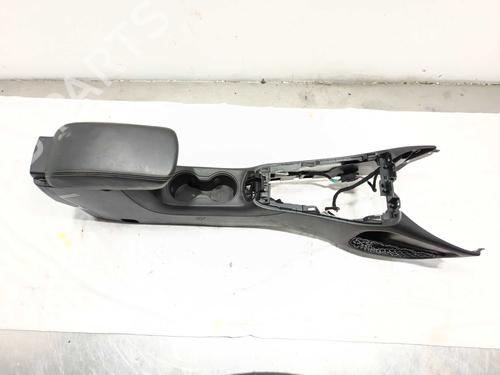 Used Armrest / Center console Armrest / Center console JEEP COMPASS (MP, M6, MV, M7) 1.4 MultiAir (140 hp) 30794515 30794515