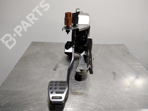Used Break pedal NISSAN JUKE (F15) 1.6 DIG-T NISMO RS (218 hp) 10027563