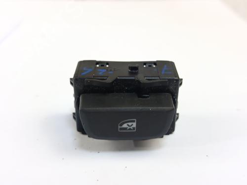 switch-dacia-duster-hm_-2017-31838153 main image