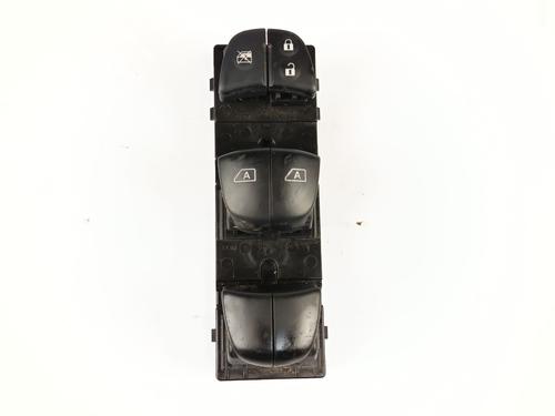 Used Right front window switch NISSAN JUKE (F16_) 1.0 (114 hp) 30770436