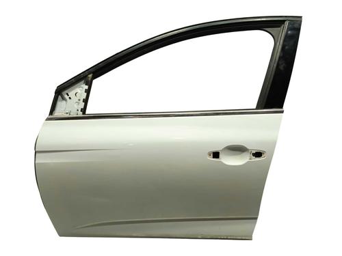 left-front-door-renault-megane-iv-hatchback-b9amn_-2015-40158740 main image