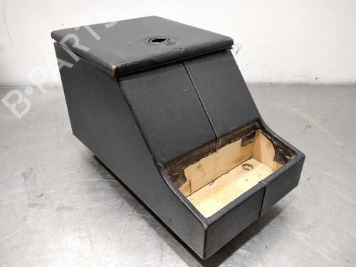 Used Armrest / Center console Armrest / Center console 10029065 10029065