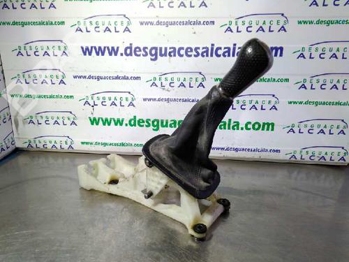 Used Gear lever TOYOTA RAV 4 II (_A2_) 2.0 D 4WD (CLA20_, CLA21_, CLA20R, CLA21R) (116 hp) 9991754