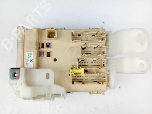 Used Fuse box Fuse box 19806745 19806745