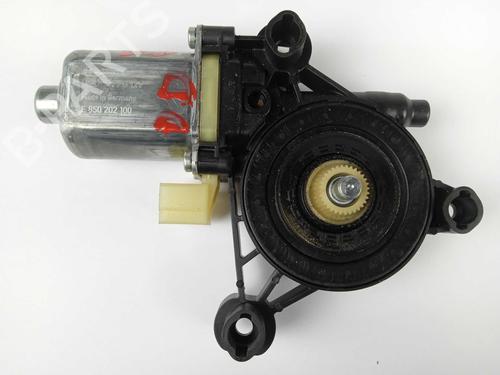 Used Right front window motor Right front window motor SEAT LEON ST (5F8) 1.4 TSI (125 hp) 13058332 13058332