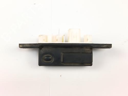 switch-toyota-c-hr-_x1_-2016-32001348 main image