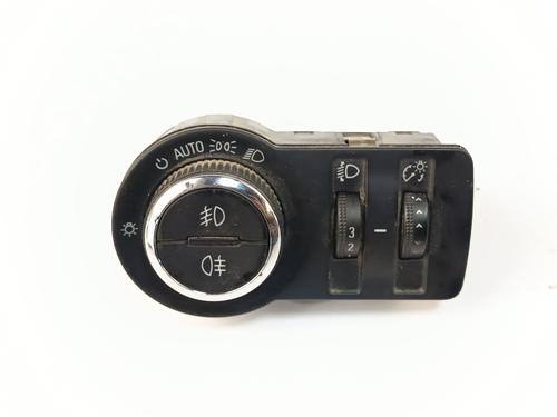 Used Headlight switch Headlight switch OPEL INSIGNIA A (G09) 2.0 CDTI (68) (131 hp) 32518566 32518566
