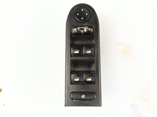 Used Left front window switch CITROËN C5 I (DC_) 2.0 HDi (DCRHZB, DCRHZE) (109 hp) 31680526