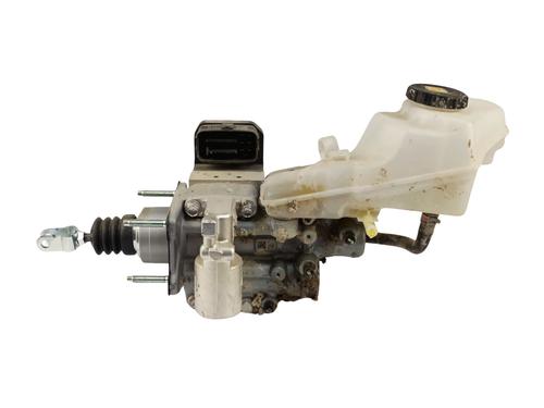 Used Brake master cylinder Brake master cylinder TOYOTA C-HR (_X1_) 1.8 Hybrid (ZYX10_, ZYX11_) (98 hp) 33989754 33989754