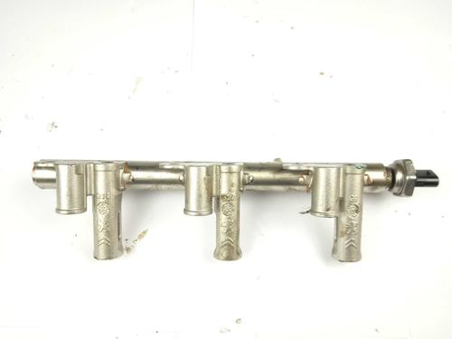 Used Injection rail Injection rail 21596990 21596990