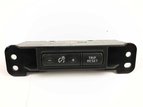 switch-nissan-micra-v-k14-2016-29163763 main image