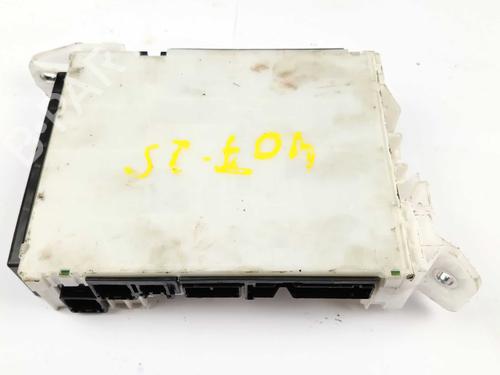 Used Fuse box Fuse box 27526997 27526997