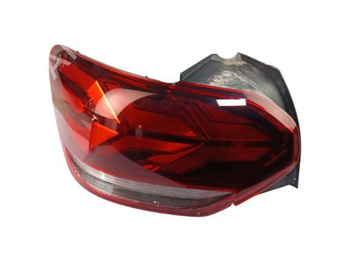 Feu arrière gauche DACIA SANDERO III 1.0 TCe 90 (91 hp) 31980410