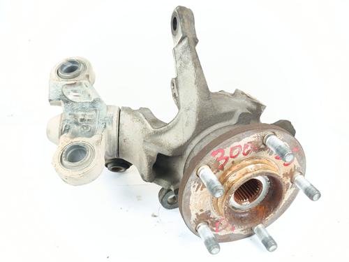 Used Left front steering knuckle NISSAN PRIMERA Hatchback (P12) 1.9 dCi (120 hp) 26520324