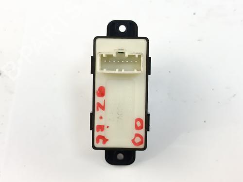Right front window switch KIA CARENS IV 1.7 CRDi | BP32372793I26