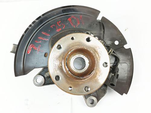 Used Left front steering knuckle NISSAN JUKE (F16_) 1.0 (114 hp) 30770442