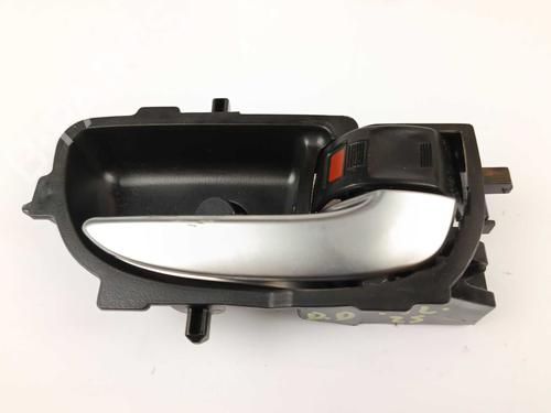 Used Front right interior door handle Front right interior door handle TOYOTA YARIS (_P13_) 1.5 Hybrid (NHP130_, NHP130) (101 hp) 28514861 28514861